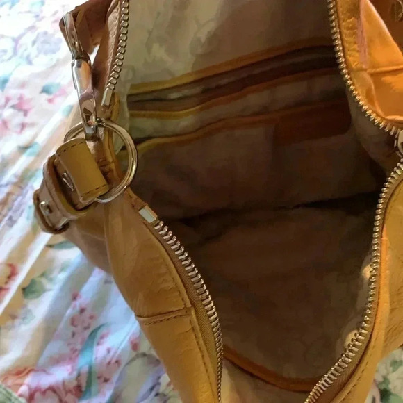 Micheal Kors Light Brown Ladies Shoulder Purse - Picture 9 of 10